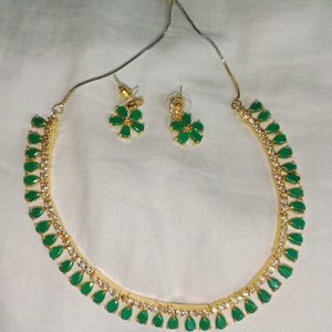 Beautiful Bottle Green Necklace With Earrings Set