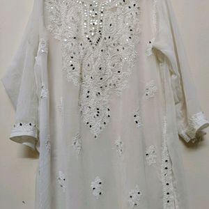 Chikenkari kurti