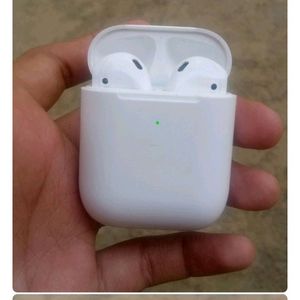 Earbuds Like New Condition