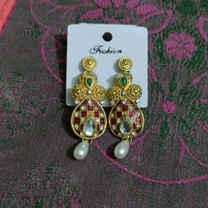 Unique Earings & Studs