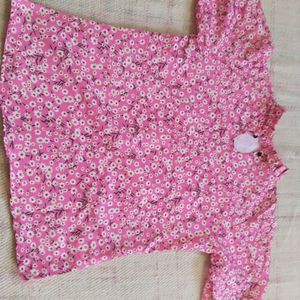 Pink Floral Top💗, NEW WITHOUT TAG, 30 Rs Off