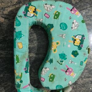 Baby feeding pillow