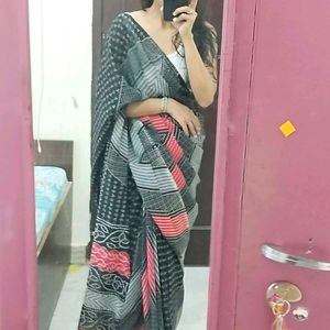 Red Black Bandhej Saree