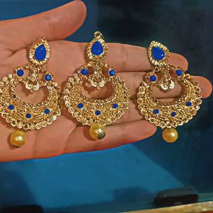 Combo Of Two Earnings With Tikka Golden Jewellery