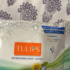 Tulips Set Of 20 Wet Wipes