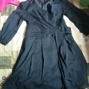 Dark blue V neck balloon sleeve gorgette dress