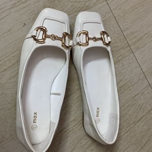 Max Embellished Round Toe Slip On Ballerinas