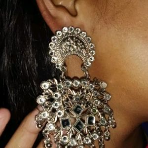 Graceful Earings And Studs