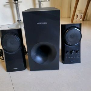 SAMSUNG HW K20 40 Watt 2.1 Speakers