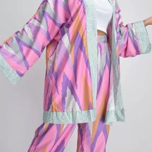 Set of 2- Abstract  Kimono Style Shrug With P