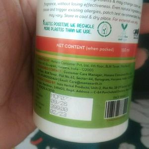 Mama Earth Vitamin C Foaming Face Wash With Vitamin C And Turmeric