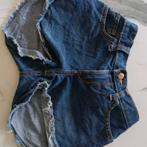 SEXY DENIM BLUE SHORT