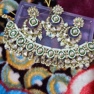 Kundan Necklace Set With Earrings & Maangtika