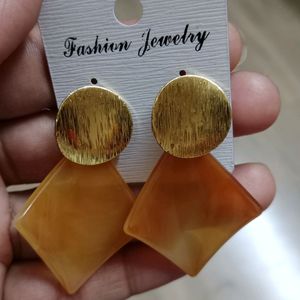 Beautiful Yellow & Golden Square Shape Earring