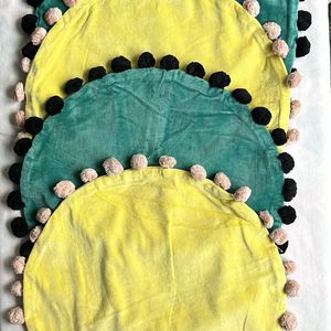 D45 Set Of 4  Round Velvet Cushion Covers