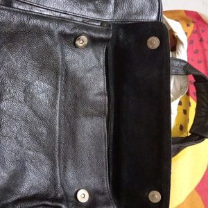 EXECUTIVE LEATHER SHOULDER BAG TOP CONDITION