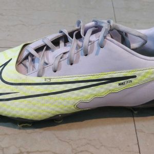 Nike Phantom Football Shoes UK 6.5(EU 40/25 cm)