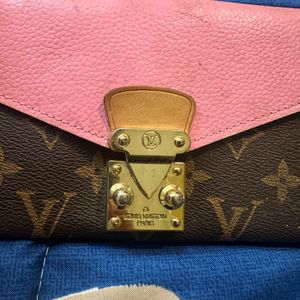 Thifted Louis Vuitton Wallet In Used Condition