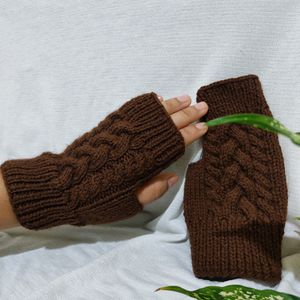 Knitting 🧤gloves