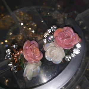 ❗ PRICE DROP ❗ Beautiful Rose Earrings