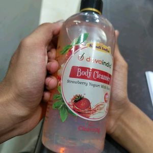 Body Cleanser. Strawberry Yoghurt With Beats