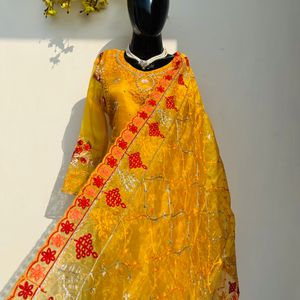 Embroidered Pakistani Suit