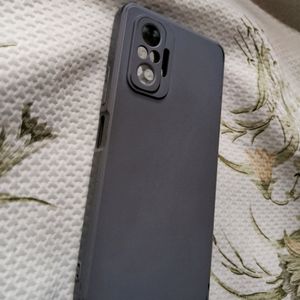 Dress Up Your Phone With This Case