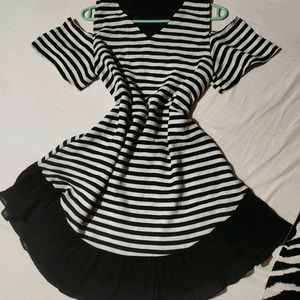 Black And White Strip Line Mini Dress/Summer Wear