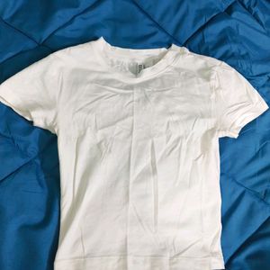 H&M Fitted Crop White Tshirt