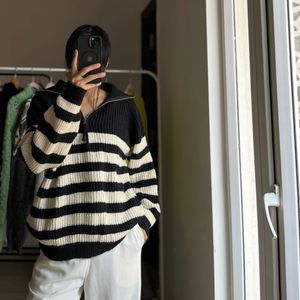 Stripe Semi-high neck zipper pullover