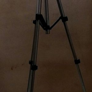 TRIPOD 4 FEET