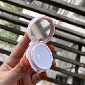 La Pink Strawberry Natural Tinted Lip Balm with Sh