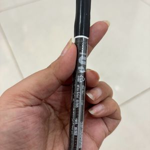 Lakme Eyeconic Pen Eyeliner