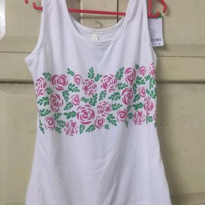 EB Ladies Wear Off White Tank top.                       ⭕CASH ONLY⭕