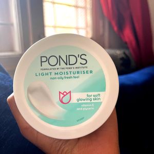 Ponds Light Moisture For Soft Glowing Skin