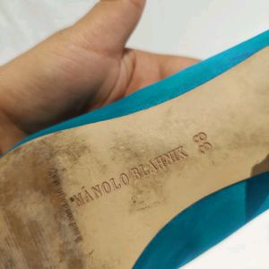 Manolo Blahnik Heels 38