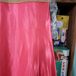 😍beautiful pink gown 😍only CASH..looks gr8.. wanna slay in less 💰 grab it before its sold