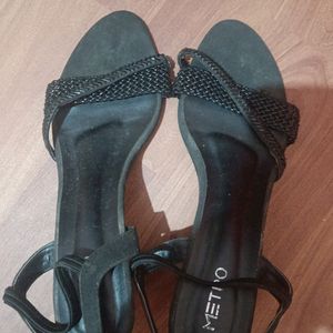 Black Metro Sandals