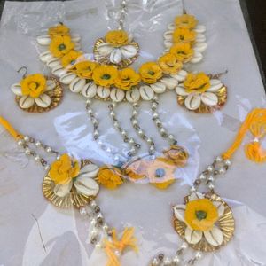 1Jwellery Set of Necklace+Tikka+Earrings+Braclet