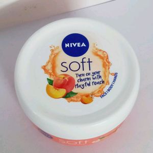 Nivea Soft Light Moisturizer 200ml