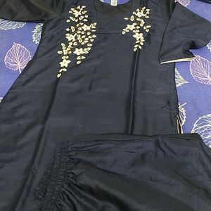 Gorgeous Look Navy Blue Kurta Pant Set