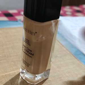 Swiss Beauty Natural Beige Foundation