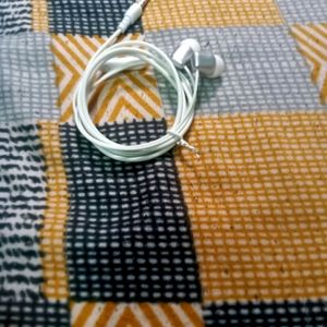 Sony Earphone {WI-C200}