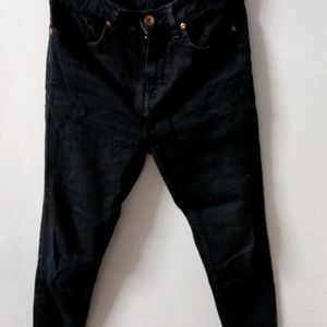 Black Anklet Length Jeans