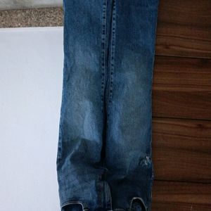 Zara Stresses Jeans