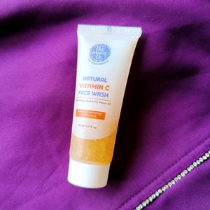 The Mom's Co. VITAMIN C FACE WASH