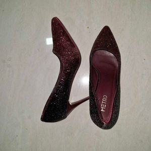 😍Fresh Branded Sexy High Heels 👠 From METRO😍