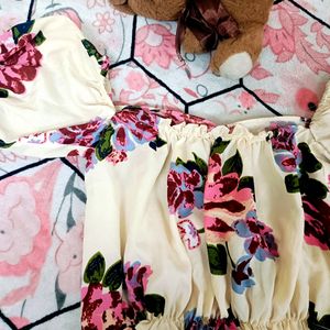 Pretty Crop Top| Koren Puffed Sleeves | Pinterest