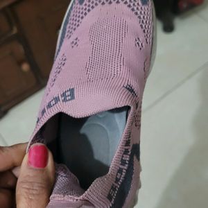 Pretty pink sports shoes  & partywear belly(2)