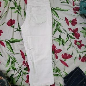 White 3/4 Pant